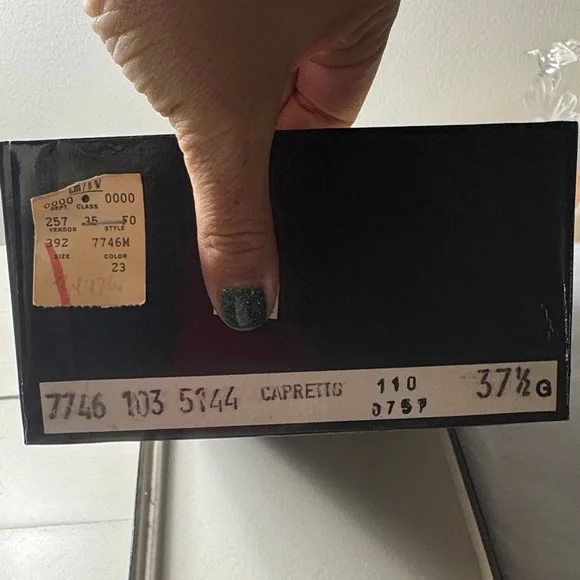 CHANEL Beige VINTAGE Leather Loafers - Picture 5 of 6